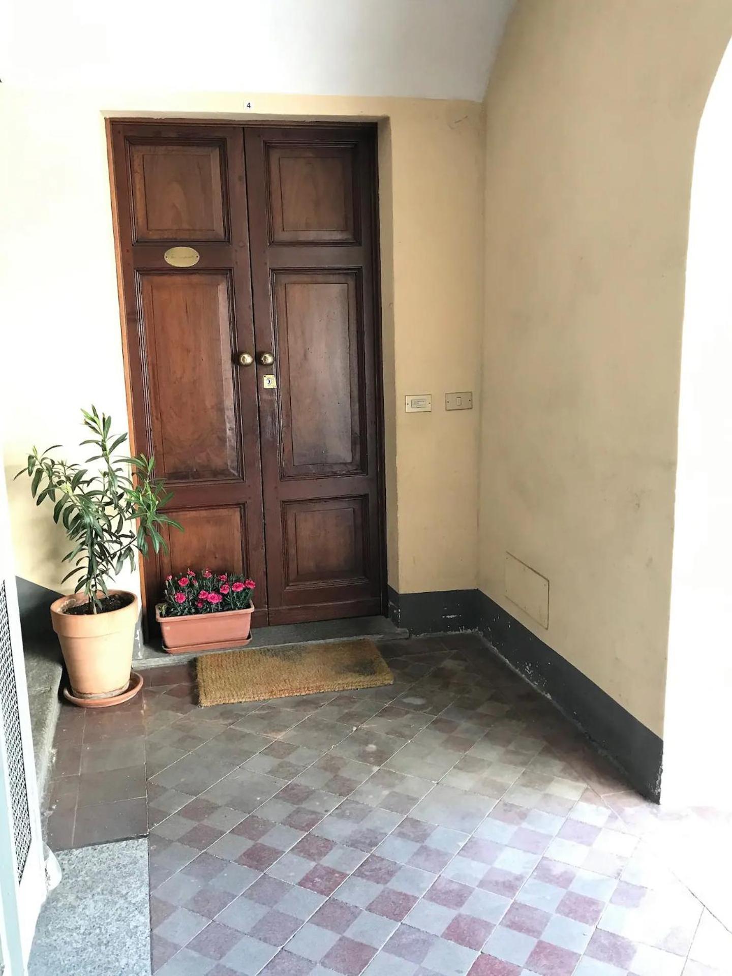 Due Dei Mille. Incantevole Casa In Centro Ad Alba Luaran gambar